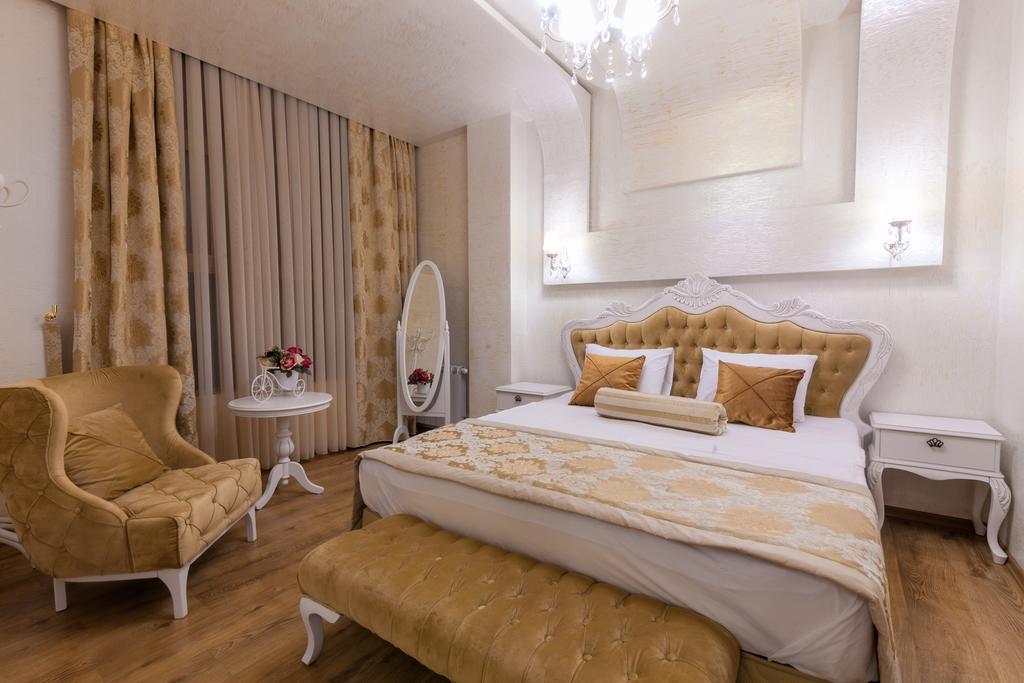 Iberia Palace Hotel Zugdidi Habitación foto