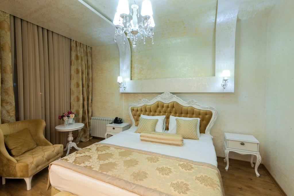 Iberia Palace Hotel Zugdidi Habitación foto