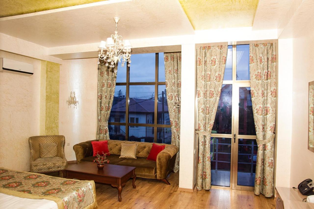 Iberia Palace Hotel Zugdidi Exterior foto